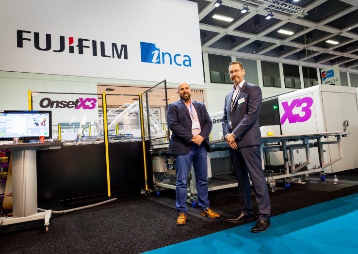 Mark Jerrard, Commercial Director, Simpson Group y Dave Cull, de Fujifilm, en FESPA 2018.