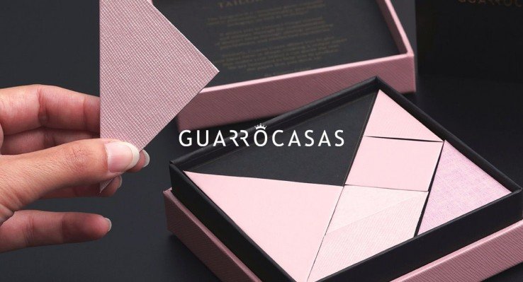 Guarro Casas está especializada en papeles premium para encuadernación y packaging de lujo