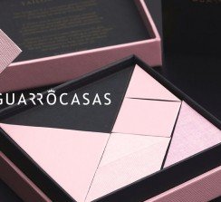 Guarro Casas está especializada en papeles premium para encuadernación y packaging de lujo