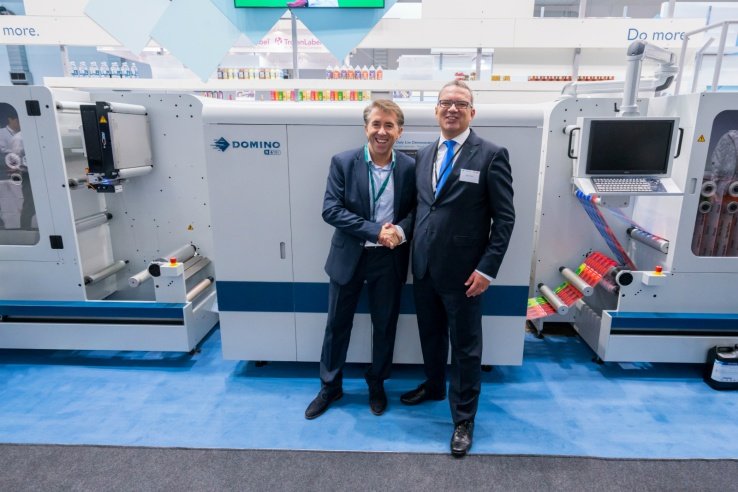 Joaquim Pérez, Director General de Autajon (Sinel), con Pedro Marta, Domino Digital Printing Sales Manager Iberia, en Labelexpo 2017.