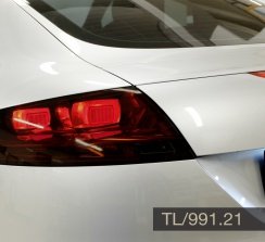 Nueva variante gris oscuro que se suma a Tail-Light Light Grey (TL/991.2).