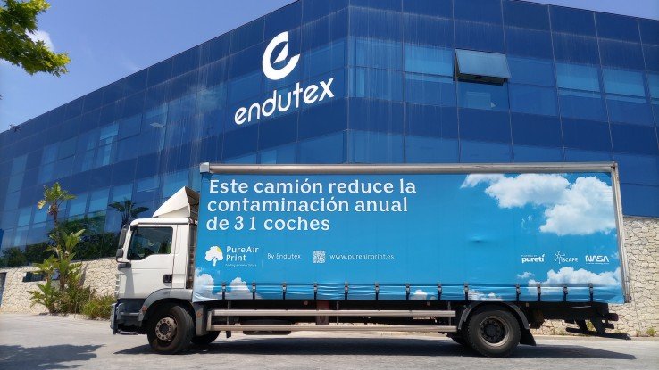 El uso de la tecnología PureAir Print equivale a eliminar de la atmósfera las emisiones generadas por 132 coches durante un año.