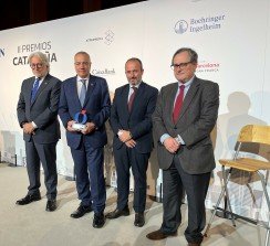 Josep Sánchez Llibre, presidente de Foment del Treball, Pere Navarro, delegado especial del Estado en el CZFB, David Calvo Pérez, Director Negociación de Medios y Acuerdos Institucionales de CaixaBank, y Francisco Marhuenda, director de La Razón. 