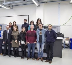 La escuela, situada en Sarriguren, está equipada como una imprenta de última generación.