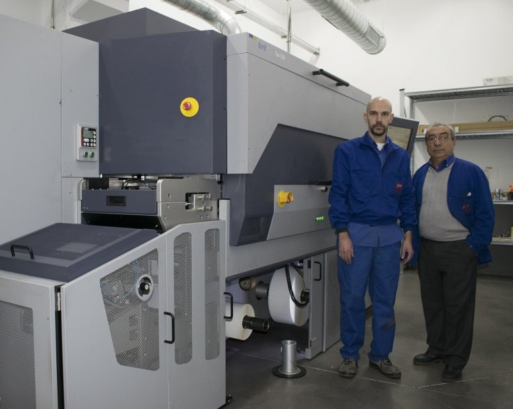 Guillermo Romero Rodríguez, operario de la Tau 330 de Rospil, junto a Francisco Bonet, director general de Rospil.