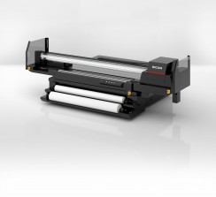  La impresora de mesa plana UV Ricoh Pro TF6251 plus roll to roll se mostrará en FESPA por primera vez en Europa.