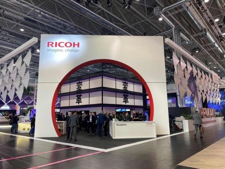 Ricoh recibió más de 100 pedidos de sus dieferntes tecnologías en su impresionante stand de drupa.