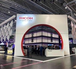 Ricoh recibió más de 100 pedidos de sus dieferntes tecnologías en su impresionante stand de drupa.