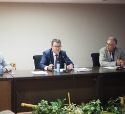 Ricard Sánchez, secretario general del Gremi de la Indústria i la Comunicació Gràfica de Catalunya, Iban Cid, presidente de la asociación, y Joan Nogués, tesorero.