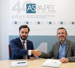 Manuel Domínguez, director general de ASPAPEL; Gonzalo Anguita, gerente de FSC España.