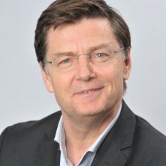 Hubert Soviche, Vicepresidente de Comunicaciones Gráficas de Xerox.