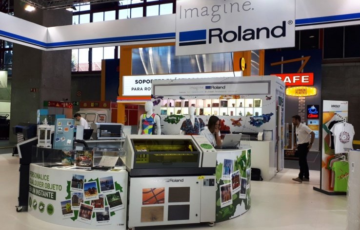 En un stand de 195 m2, Roland mostró los beneficios de la personalización en diferentes sectores en expansión.