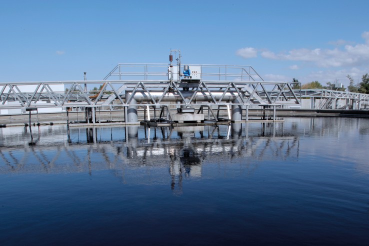 La compañía sigue trabajando en la calidad del agua para reducir al mínimo su impacto ambiental.