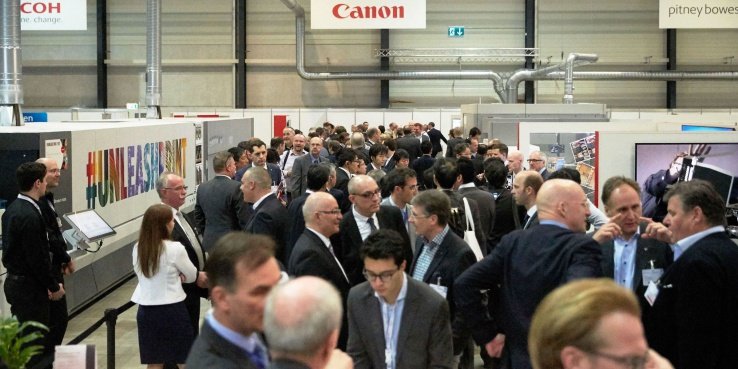 El stand de Canon, repleto de visitantes en busca de inspiración.