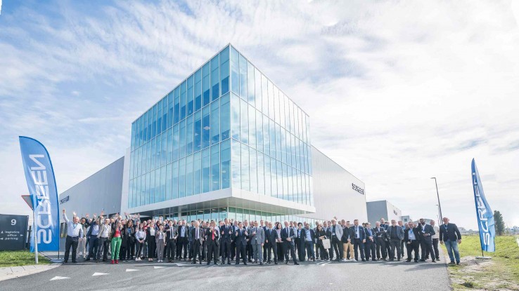 La nueva sala de exposiciones muestra la innovadora tecnología de SCREEN para los mercados de etiquetas, comerciales y de embalaje.