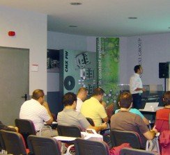 El primer curso se realizó en junio del 2010 para clientes de Oriente Medio.