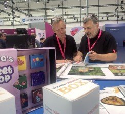 Los expertos en impresión digital de Antalis de toda Europa estuvieron en diferentes stands en drupa, asesorando a los visitantes.