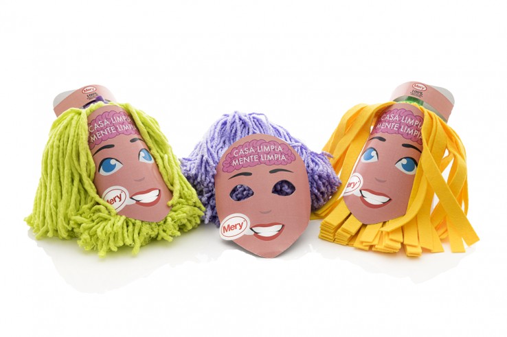 Los estudiantes españoles Antuan Soto Rodríguez y Pablo de Santiago fueron reconocidos como finalistas por su creativo diseño 'Packaging Mop Merry'.