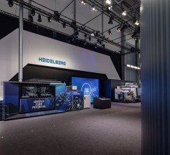 Disponible desde drupa 2024, el nuevo equipo de inyección de tinta Jetfire 50 de HEIDELBERG en forma de hoja B3 es productivo y fiable.