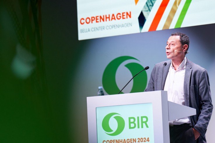 José Chimeno, director general de Carpa, recicladora madrileña que forma parte de la filial española de International Paper, recogió el premio. 