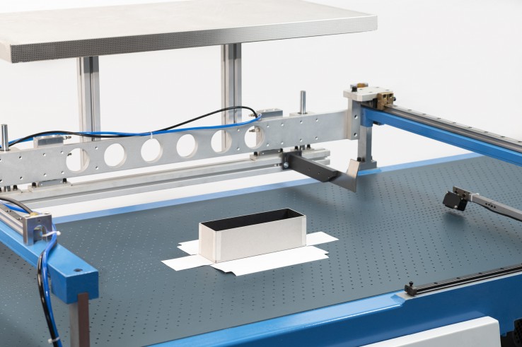 La gama permite realizar envases de lujo, cajas y estuches plegables de forma completamente automática.