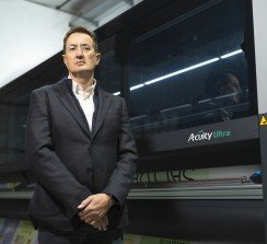 Miguel Ángel Gómez Cano, director general de Oedim, que ya cuenta con cinco equipos Acuity en su planta de producción.
