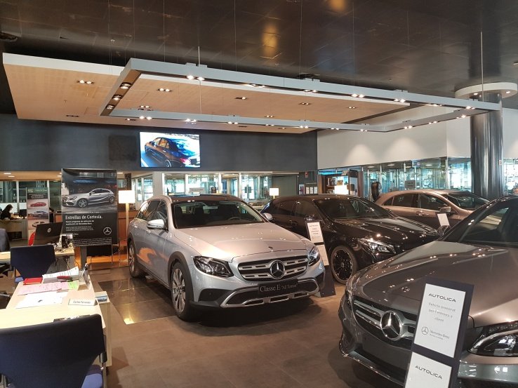 Videowall instalado en el concesionario Mercedes Benz más grande de Barcelona.