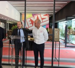 Xavier Casas, Michel Mateu y Clément Mateu, en un momento de la inauguración.