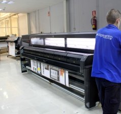 La nueva HP Latex 1500 instalada en su centro de producción de Málaga, de 2.000 m2.