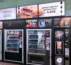 La compañía confía en el multipremiado software de digital signage para su nuevo modelo de máquinas vending.