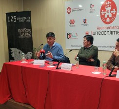 Manuel Pimentel, Enrique Castro y José Madero durante la presentación.