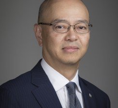 Yoshida procede de Canon Solutions America, Inc. y de Canon Financial Services, Inc.