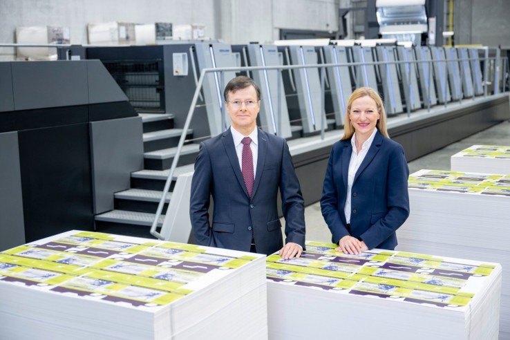 Dr. Ludwin Monz, CEO de HEIDELBERG, y Tania von der Goltz, CFO, presentan el balance y la estrategia de la empresa.