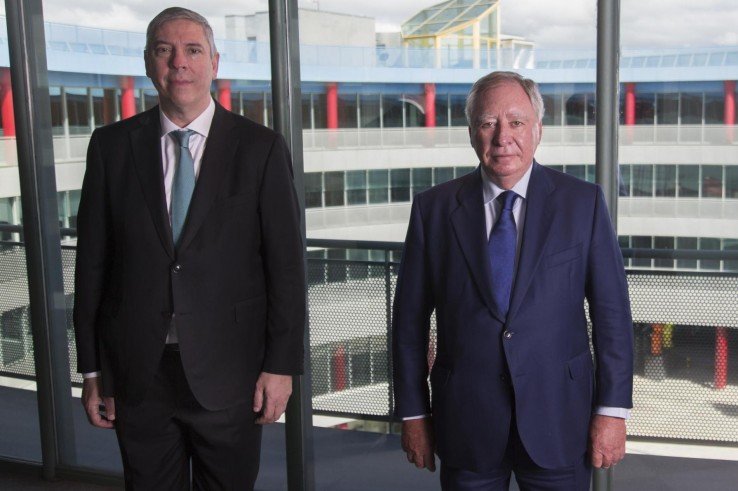 José Vicente de los Mozos y Clemente González Soler, su predecesor en el cargo.