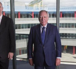 José Vicente de los Mozos y Clemente González Soler, su predecesor en el cargo.